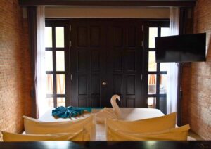 Executive Room 02