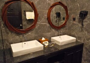Suite Room 09